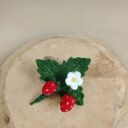 Truskawkowa - broszka filcowana