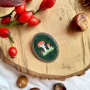 Broszka z haftem Muchomorki