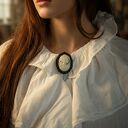 Klasyczna Broszka Cameo z Profilem Kobiety