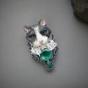 Broszka-wisiorek z kotem i malachitem