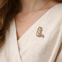 Broszka srebrna z liskiem brązowym