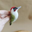 Dzięcioł zielony - broszka filcowana