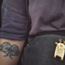 Pin do nerki broszka