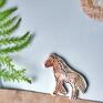 Broszka ceramiczna konik - zwierzęta jazda konna przypinka
