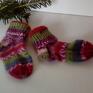 Kolorowe skarpetki na drutach - buciki niemowlęce