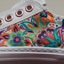 Ręcznie malowane trampki ze sztucznej skóry z tureckimi wzorami roślinnymi (paisley)