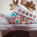 Ręcznie malowane trampki ze sztucznej skóry z tureckimi wzorami roślinnymi (paisley)