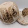beżowe cukiernica z gliny średniej wielkości wykonana ręcznie z szamotowej ceramiczna
