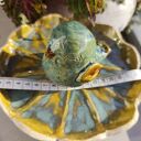 Ręcznie wykonane ceramiczne poidło dla ptaków z wróblem