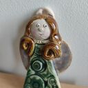 Ceramiczny aniołek 11 cm - świąteczna zawieszka na Boże Narodzenie