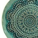 Ręcznie formowany talerz ceramiczny z koronką - dekoracyjna patera z motywem koronki
