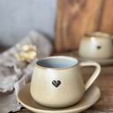 Filiżanka ze spodkiem 250 ml w stylu boho - Pustynny piach z sercem (handmade)