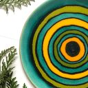Kolorowy artystyczny talerzyk ceramiczny do dekoracji wnętrza