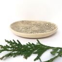Mały etniczny talerzyk ceramiczny