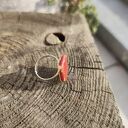 Czerwony pierścionek ceramiczny handmade na regulowanej obrączce