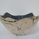 Mała niebieska miseczka ceramiczna jak skała
