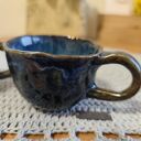 Ręcznie robiony kubek ceramiczny Wolna Chwila dla niej - niebieski, ok. 100 ml