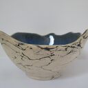 Mała niebieska miseczka ceramiczna jak skała