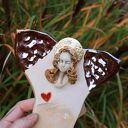 Ceramiczny Anioł z Wrotyczem do zawieszenia - Enio Art, 24 cm