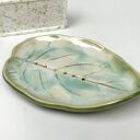 Ceramiczna mydelniczka ręcznie robiona "Pastelowy liść"
