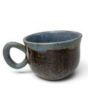 Ręcznie robiony ceramiczny kubek w odcieniach niebieskiego i brązu