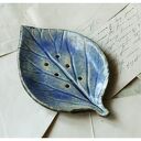 Mydelniczka ceramiczna Liść - błękit holenderski (handmade)