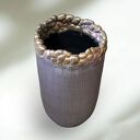 Wazon ozdobny z czarnej gliny i złotym szkliwem - ceramika handmade 17 cm