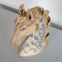 Pegaz - ceramiczne popiersie konia w stylu prowansalskim, biel z przecierkami, 26 cm