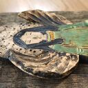 Bieszczadzki anioł ceramiczny z kotkiem i kwiatami - dekoracja do zawieszenia