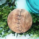 Zestaw 6 ceramicznych zawieszek handmade z motywem roślinnym - jesień w glinie