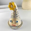 Ozdobny lampion z kwiatkiem, ceramika