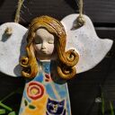 Ceramiczny anioł - ręcznie lepiona pamiątka na chrzest, komunię i ślub