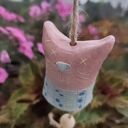Dzwonek ceramiczny kotek łaciaty - ręcznie robiona ozdoba