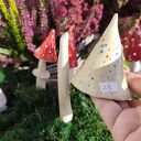 Ręcznie robiony ceramiczny grzybek do doniczki