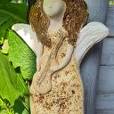 Anioł ceramiczny ze skrzypcami - beżowa ozdoba do domu i ogrodu