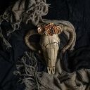 Rzeźba ceramiczna „Silent Bloomed Strength” - ręcznie lepiona dekoracja z symbolem siły i delikatności