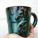 Na zamówienie | handmade kubek ceramiczny z koniem duży | black smaragd - szmaragdowy