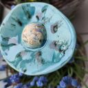 Ceramiczne kwiaty na kijku - dekoracja i poidełko do ogrodu