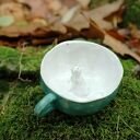 Ceramiczna filiżanka z figurką kota - morska