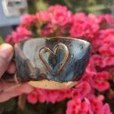 Ręcznie robiony kubek ceramiczny z sercem