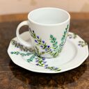 Ręcznie malowany zestaw deserowy “Kwiaty” z porcelany: talerzyk 16 cm i filiżanka 250 ml