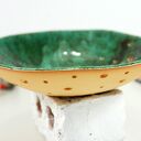 Ceramiczna misa dekoracyjna zielona z motywem liścia