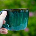Niebanalny duży kubek ceramiczny szmaragdowo-zielony - 420 ml