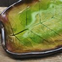 Ceramiczny talerzyk, paterka c904 z odciskiem liścia - rękodzieło na biżuterię i świece