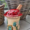 Domek ceramiczny - lampion z jasnej gliny, błyszczące szkliwa (21 x 16 cm)