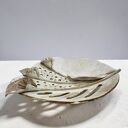 Ceramiczna patera z motywem kwiatowym
