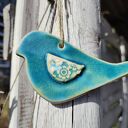 Ptaszek ceramiczny - zawieszka do ogrodu „Wolna chwila”