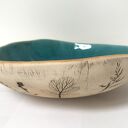 Organiczna misa ceramiczna z roślinami - ręcznie wykonana misa na prezent urodzinowy