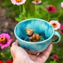 Ceramiczna filiżanka z figurką BULDOŻKA FRANCUSKIEGO - Leśne jeziorko | ok 350 ml