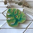 Mydelniczka „Liść monstery” - ceramiczny liść w turkusie i zieleni